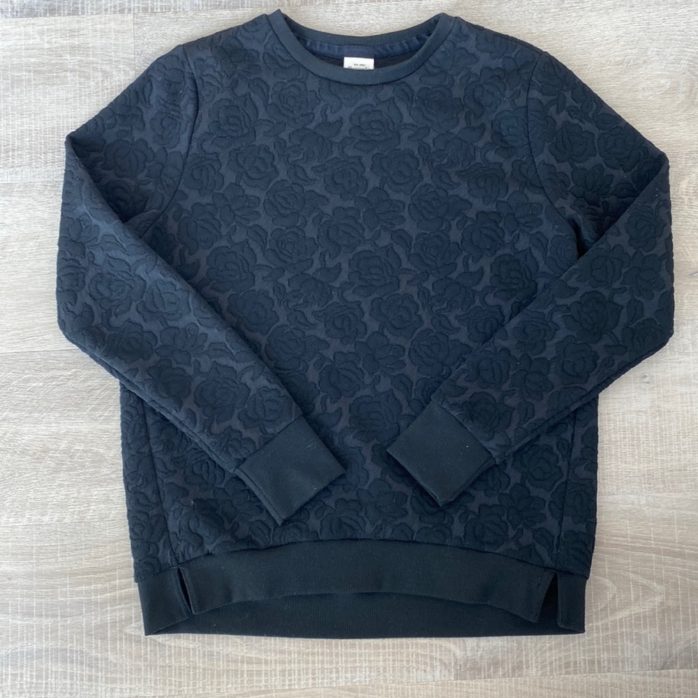 AnF Black Floral Stitch Crew Sweater (Small)